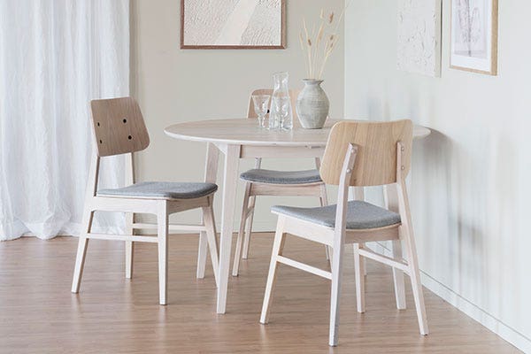 kleine ronde eettafel: hoeveel stoelen?