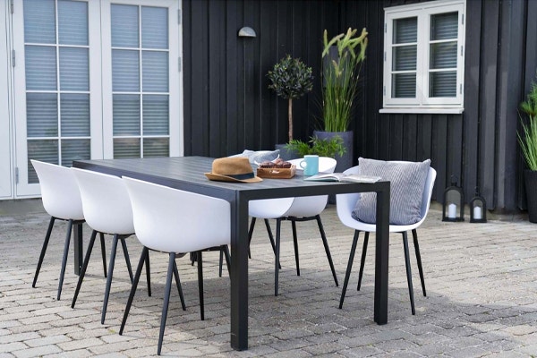 Kunsstof stoelen voor in de tuin
