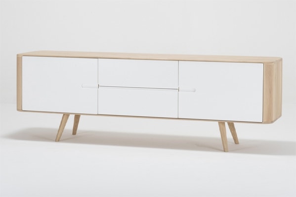 Eikenhouten sideboard voor in de woonkamer