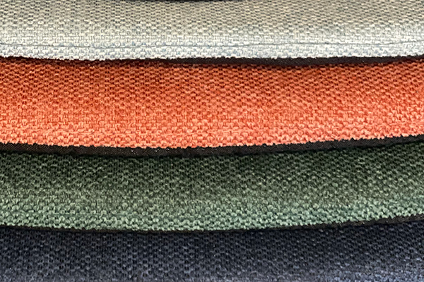 Een ovale eettafel van hout: welke stoelen kiezen?