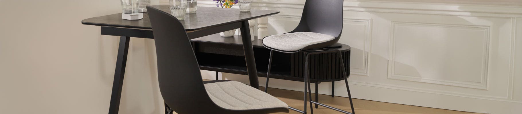 Barkrukken met een zithoogte van 65 cm zijn perfect voor lagere bars en keukeneilanden
