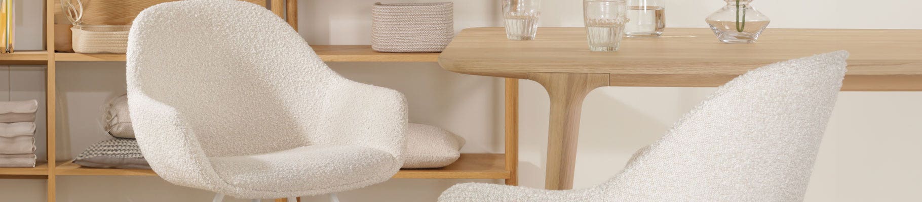 Bouclé eetkamerstoelen van Gewoonstijl Bouclé eetkamerstoelen