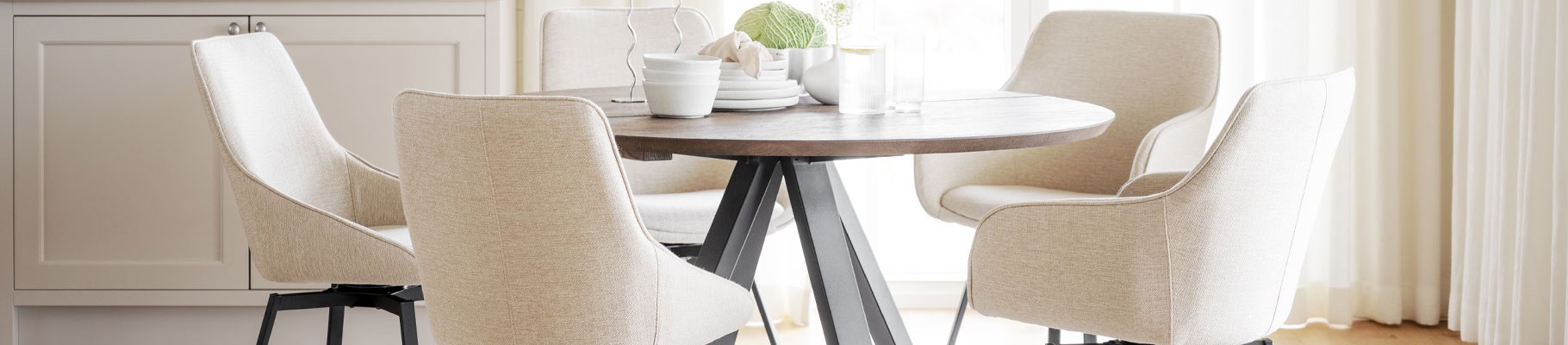 luxe uitstraling met onze hotel chique eetkamerstoelen bij Gewoonstijl luxe uitstraling met onze hotel chique eetkamerstoelen
