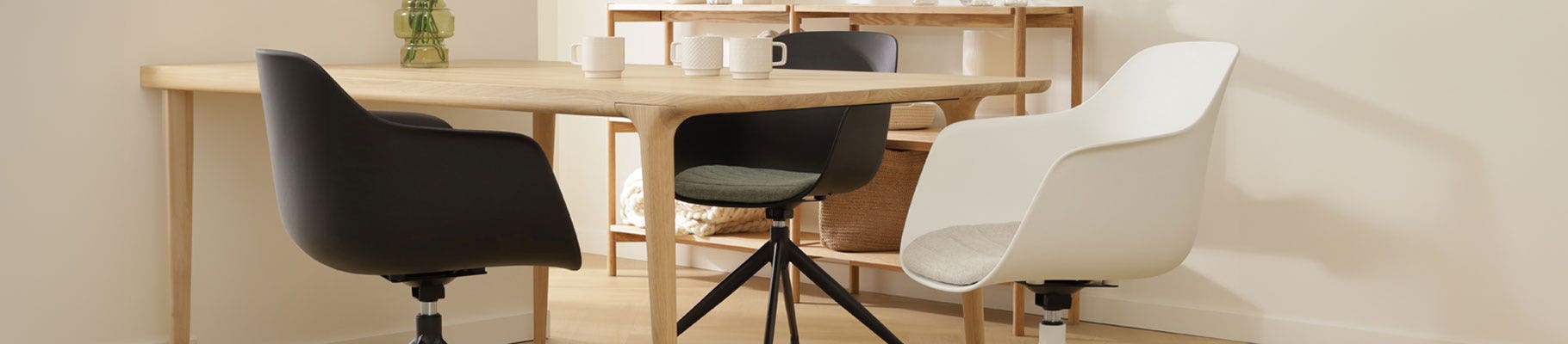 Maak je kuipstoelen nog comfortabeler met onze speciale kuipstoel zitkussens. Verkrijgbaar in diverse kleuren en stijlen. Verder zijn ze voorzien van antislip, waardoor ze niet wegschuiven.