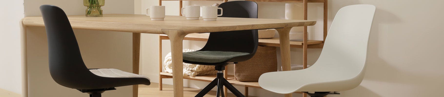 De Liv collectie van Nolon bij Gewoonstijl staat bekend om zijn moderne en minimalistische ontwerpen. De Liv collectie van Nolon staat bekend om zijn moderne en minimalistische ontwerpen.