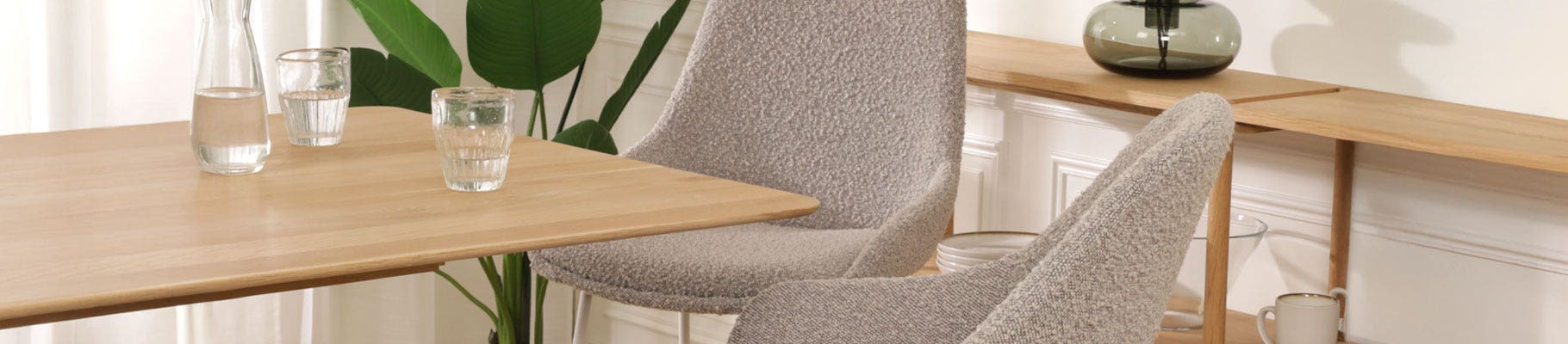 Stijlvolle en veelzijdige taupe barkrukken van Gewoonstijl passen perfect in elk interieur! Stijlvolle en veelzijdige taupe barkrukken passen perfect in elk interieur!