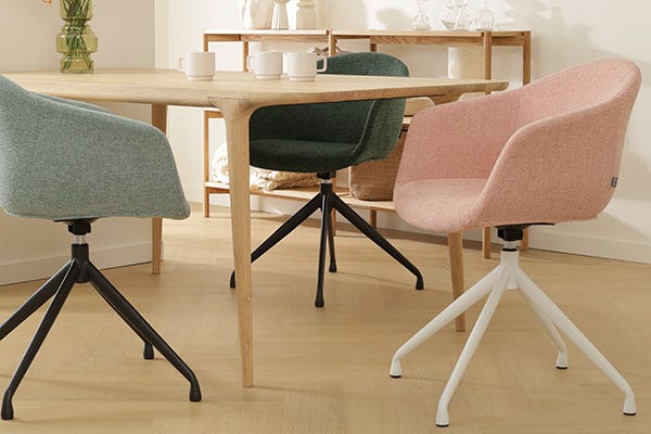 Waarom kiezen voor stoffen eetkamerstoelen